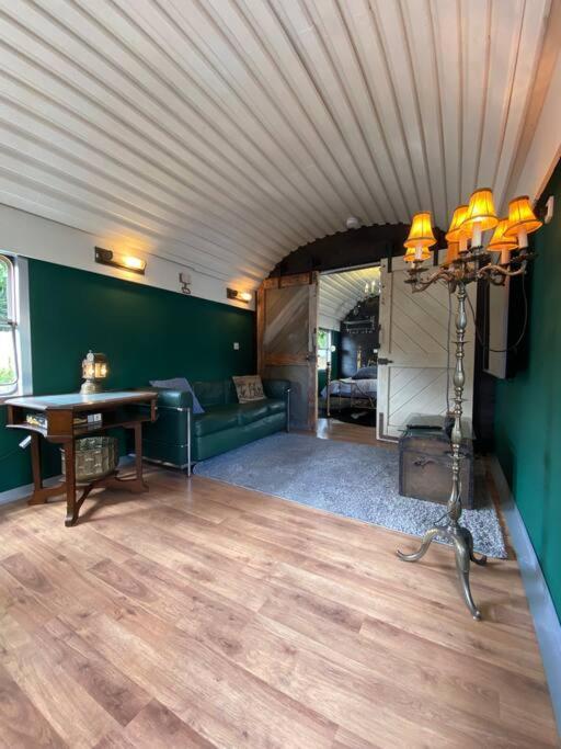 Villa Gleis 1, Eisenbahn Waggon Mit Whirlpool Und Ofen à Dahlem  Extérieur photo