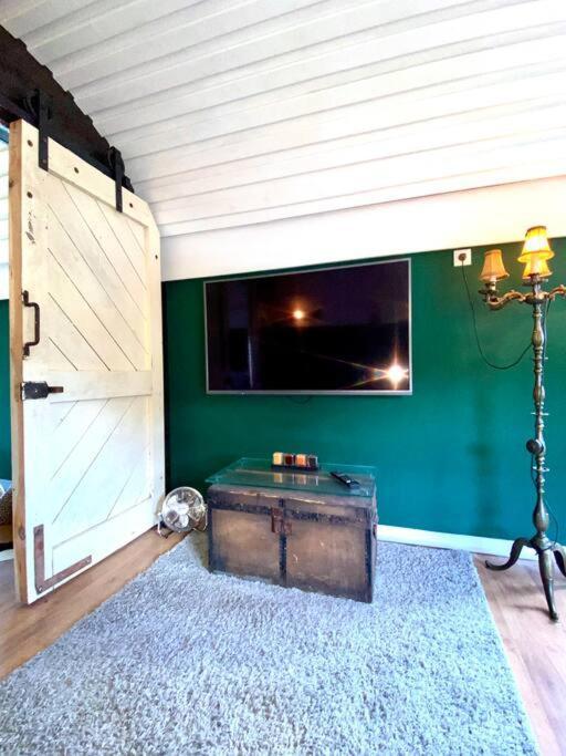 Villa Gleis 1, Eisenbahn Waggon Mit Whirlpool Und Ofen à Dahlem  Extérieur photo