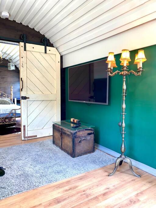 Villa Gleis 1, Eisenbahn Waggon Mit Whirlpool Und Ofen à Dahlem  Extérieur photo